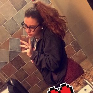 Meet your Posher, Dominique